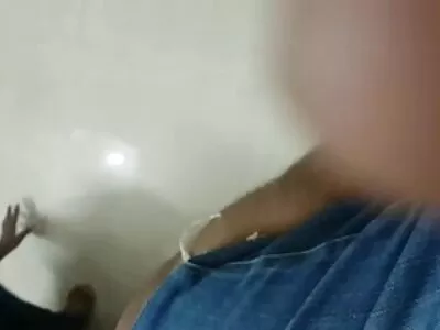Adolescenții orbi îl ignoră pe tipul din spatele camerei care joacă jocuri filme sexi ro lesbiene