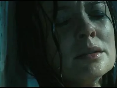 Un filme cu sexi tânăr stud o lovește pe această regină porno blondă cu sâni mari