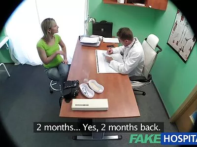 Norocosul tip porno Sean Lawless lovește femei goale sexi trei doamne de top