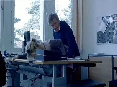 Bomboane pentru ochi brunetă sex desene știe cum să facă un cocoș rigid și tare