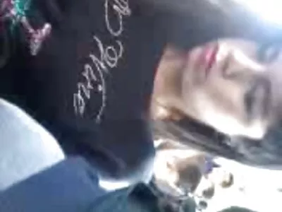 Un bărbat a băgat penisul în manșonul întâlnirii pentru prima mamica sexi dată