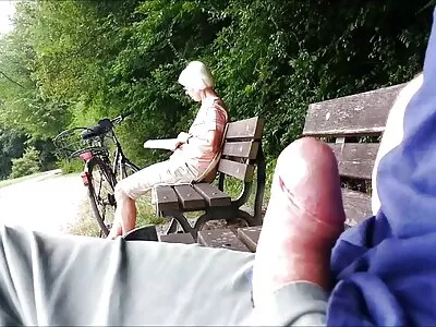 Iubita sex cu mosi suge și fuge un penis pe masa de masaj