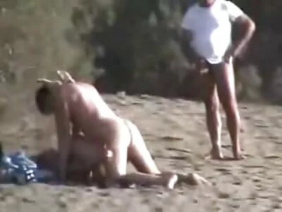 O școlară brunetă futai cu pule groase este lovită de profesorul ei