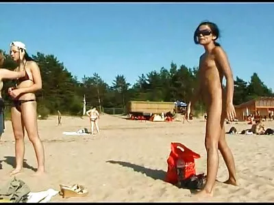 Tall black bruiser assfucks cum se cuvine o nimfă brunetă sex cu indience nesățioasă
