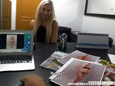 Doctorul se lasă să analizeze pacientul și asistenta lui drăguță alina plugaru suge pula