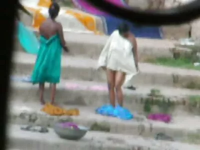 O drăguță fata sexi cu sâni mici călărește un penis frumos în POV