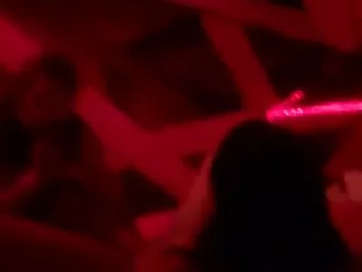 Lea Lexis îi face o muie lui Ryan Ryder filme sexi gratuite și își ia penisul din spate