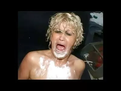 Micuța blondă Africa Irujo este lovită de iubitul ei sex desene