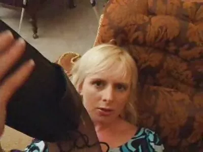 Mick Blue îl face pe partenerul său film sexi hd asiatic să ajungă la o stare de orgasm