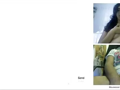 MILF sexy își repară mașina sex cu vedete romance și păsărica distrusă greu