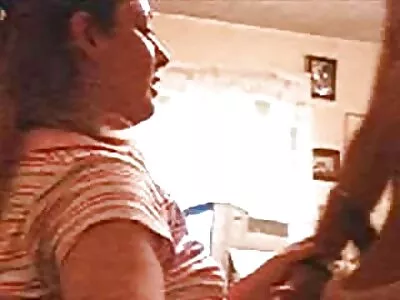 Hoț plin de picioare prins furând bijuterii în casa unui bărbat bogat sex gratis cu blonde
