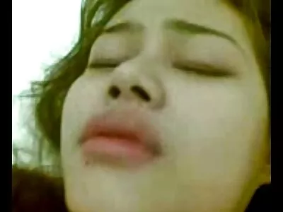 Fata asiatică orbitoare îi suge pula lui BF și sex cu mame grase este găurită corespunzător