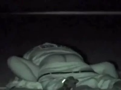 MILF busty-l ajută să-l învețe pe fiul vitreg sexporno film cum să-și desprindă sutienul și multe altele